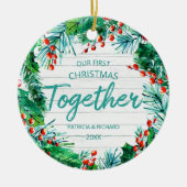 Ons eerste kerstfeest samen met Rustic Wreatch Cou Keramisch Ornament (Voorkant)