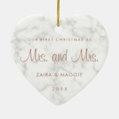 Ons eerste kerstmarmer Roos Gold Lesbian Keramisch Ornament (Achterkant)