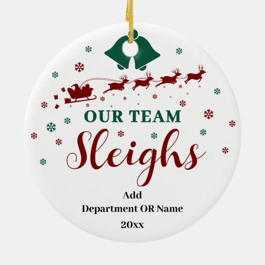 Ons Team Sleigh kerstcadeau voor medewerkers Keramisch Ornament (Achterkant)