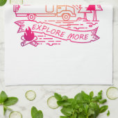 Ontdek meer roze Camper Van Mountain Natuur Lover Theedoek (Gevouwen)