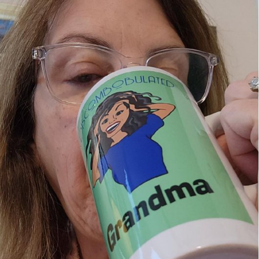 Ontdooid Grama verwarde bruine grijze haar Latte Mok