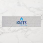 Ontsteek de etiketten van de waterfles (Enkel label)