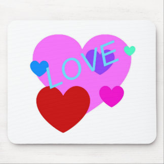 Ontwerp van liefde en hart op T-shirts, cadeautjes Muismat