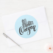 Ontwerp van Oregon Typografie Ronde Sticker (Envelop)