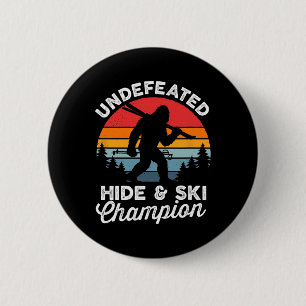Onverslagen Hide And Ski-kampioen Funny Bigfoot Vi Ronde Button 5,7 Cm