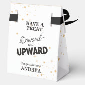 Onward and Upward Graduation 4"w x 2"l x 5"h Bedankdoosjes (Achterkant)