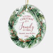 Onze eerste kerst als een gezin van drie kransen keramisch ornament (Links)