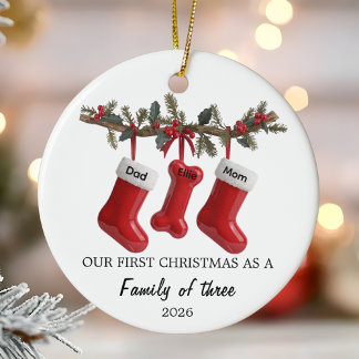 Onze eerste kerst als een gezin van drie met hond keramisch ornament