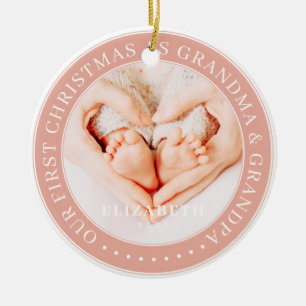 Onze eerste kerst als grootmoeder en opa simpel keramisch ornament