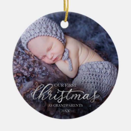 Onze eerste kerst als grootouders Zilver Foil Keramisch Ornament (Voorkant)