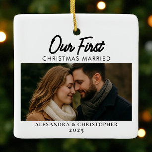 Onze eerste kerst getrouwde elegante minimale foto keramisch ornament