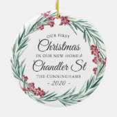 Onze eerste kerst in onze New Home Holiday Wreate Keramisch Ornament (Achterkant)