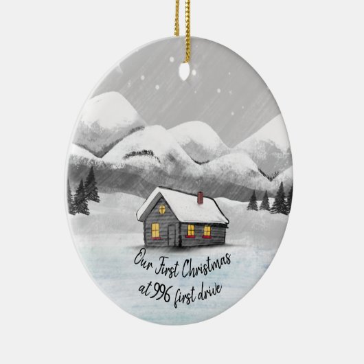 onze eerste kerst in onze nieuwe thuisblokhut keramisch ornament (Rechts)