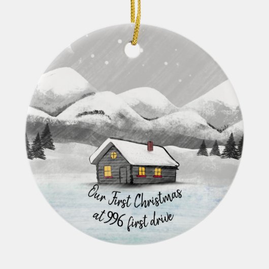 onze eerste kerst in onze nieuwe thuisblokhut keramisch ornament (Voorkant)