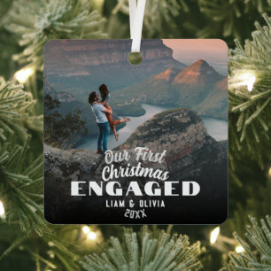 Onze eerste kerst maakte gebruik van minimale kopp metalen ornament