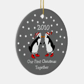 Onze eerste kerst samen 2010 (pinguïns) keramisch ornament (Rechts)
