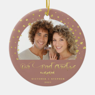 Onze Eerste Kerst Verloving Foto Gouden Harten Keramisch Ornament