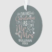 Onze eerste kerstcadeau voor meneer en mevrouw ornament (voorkant)
