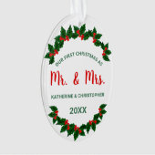 Onze eerste kerstfeestdag met Mistletoe Berry Ornament (voorkant)