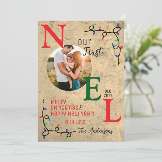 Onze eerste kerstfeestelijke 1e Noel familiefoto Feestdagenkaart (Staand voorkant)