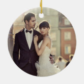 Onze eerste kerstfoto samen met Golden Script Keramisch Ornament (Achterkant)