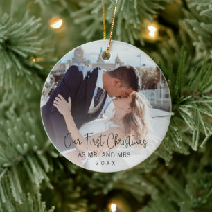 Onze eerste kerstfoto van Elegant Script Pas getro Keramisch Ornament