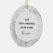 Onze eerste Kerstmis als meneer en mevrouw Marble Keramisch Ornament (Rechts)