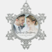Onze eerste Kerstmis als Mr. Mrs Fotoscript Tin Sneeuwvlok Ornament (Voorkant)