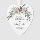 Onze eerste Kerstmis als Mr & Mrs Pink Roses Ornament (voorkant)