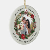 Onze eerste Kerstmis als Mr. & Mrs trouwfoto Keramisch Ornament (Rechts)