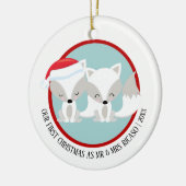 Onze eerste kerstskoeien op Arctische basis Keramisch Ornament (Links)