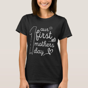 Onze eerste Moederdag familie hart mama Baby T-shirt