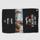 Onze eerste Valentijnsdag samen 2 foto's zwart Golfhanddoek (Horizontaal)