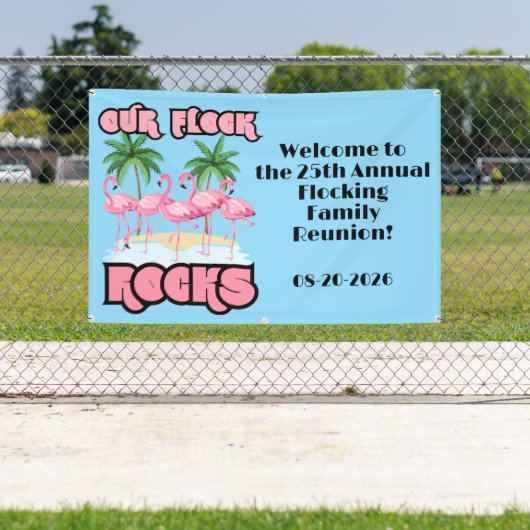 Onze Flock Rocks Custom Flamingo Family Reünie Spandoek (Insitu)