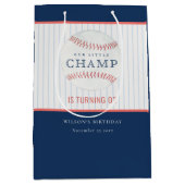 Onze kleine Champ Baseball elke zondag.. Medium Cadeauzakje (Voorkant)