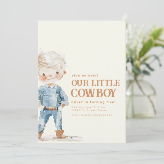 Onze kleine cowboy verjaardagsfeestje uitnodigen kaart (Staand voorkant)