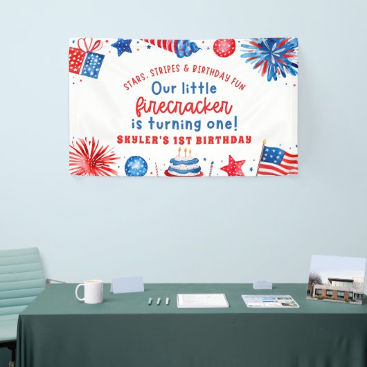 Onze Kleine Firecracker 4 juli 1 Verjaardag Spandoek (Beurs)