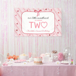 Onze Kleine Liefje Is Twee Hartjes Strikken Verjaa Spandoek