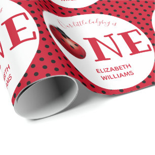 Onze kleine lieveheersbeestje eerste verjaardag na cadeaupapier