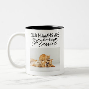 Onze mensen trouwen met een aangepaste hondenkat tweekleurige koffiemok