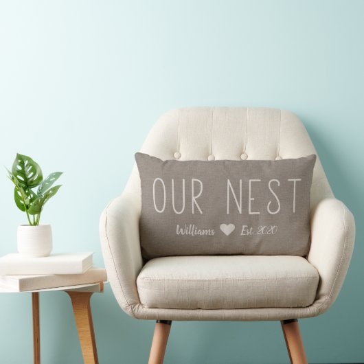 Onze nestnaam Est. Rustiek linnen gepersonaliseerd Kussen (Stoel)