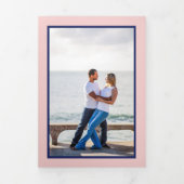 Onze Trouw Burgundy Blauwe Bloemachtige Trouw Uitn Drieluik Uitnodiging (Cover)