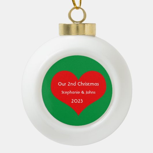 Onze tweede kerst samen Schattige Rode Hart 2023 Keramische Bal Ornament (Voorkant)