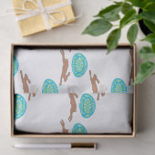 oosterse bunny en eitjes op wit tissuepapier (Geschenk)