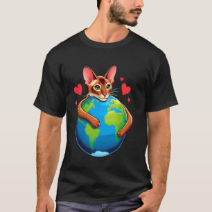 Oosterse Korthaar Kat Aardedag Knuffel Liefde Eige T-shirt