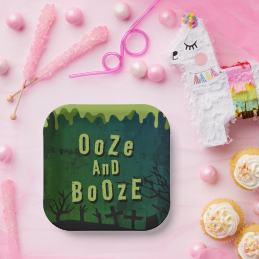 Ooze En Booze Enge Halloween Zombie Crawl Papieren Bordje (Feest)