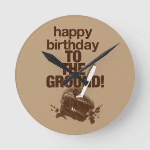 Op de grond ronde klok