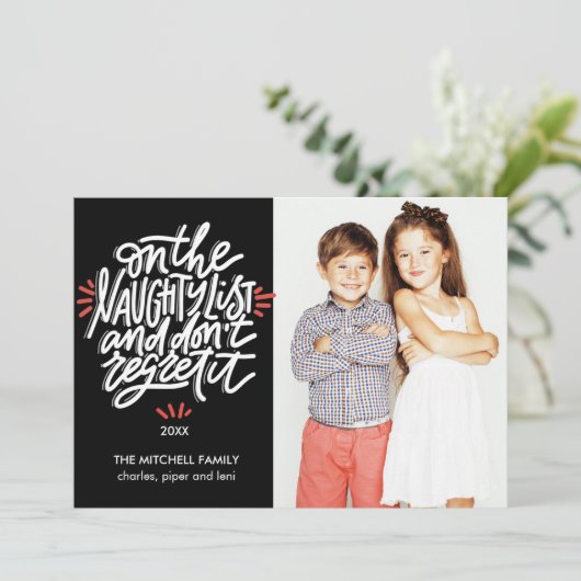 Op de Naughty List | Funny Holiday-fotokaarten Kaart (Staand voorkant)