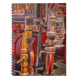 Op de oude vuurtruck notitieboek