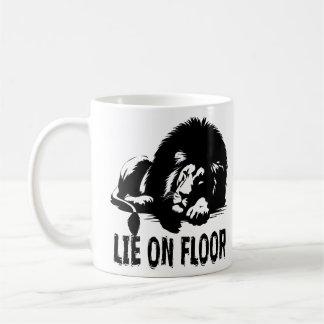 OP DE VLOER LIGGEN KOFFIEMOK